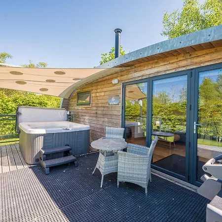 Spring Wood Luxury Pod With Hot Tub At Fell View Park Kirkby Lonsdale *