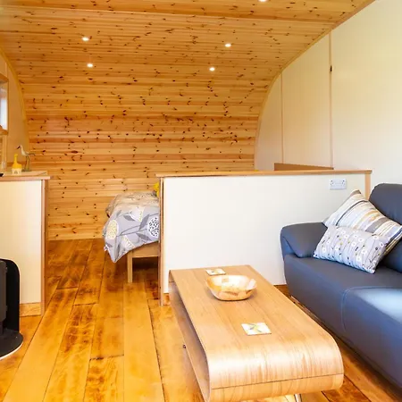 Spring Wood Luxury Pod With Hot Tub At Fell View Park Kirkby Lonsdale Apartment Casterton