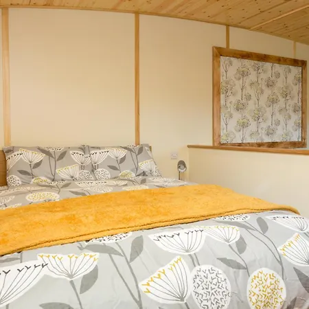 Spring Wood Luxury Pod With Hot Tub At Fell View Park Kirkby Lonsdale *