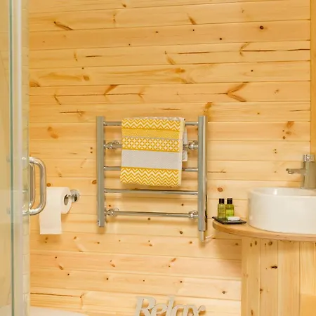 Spring Wood Luxury Pod With Hot Tub At Fell View Park Kirkby Lonsdale *