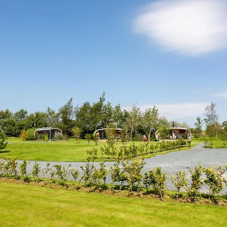 Apartment Spring Wood Luxury Pod With Hot Tub At Fell View Park Kirkby Lonsdale