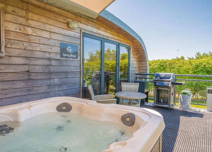 Spring Wood Luxury Pod With Hot Tub At Fell View Park Kirkby Lonsdale *
