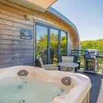 Spring Wood Luxury Pod With Hot Tub At Fell View Park Kirkby Lonsdale *